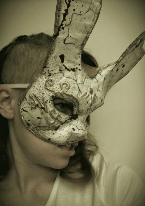 Splicer Bunny Mask directions Bioshock Splicer, Masquerade Mask Diy, Diy Cosplay, Bunny Mask, Mask Diy, Cosplay Tutorial, Cat Mask, Cosplay Diy, Cosplay Tips