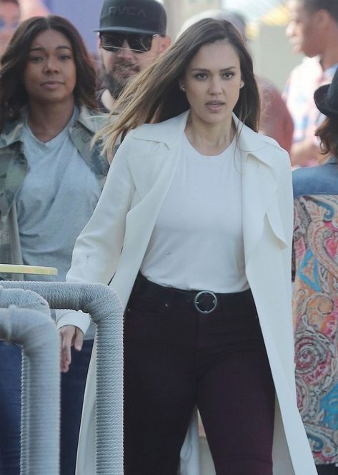 La Finest, Jessica Alba Outfit, Jessica Alba Style, Latina Fashion, Bad Idea, Rugged Style, Jessica Alba, Fan Club, Bling Bling