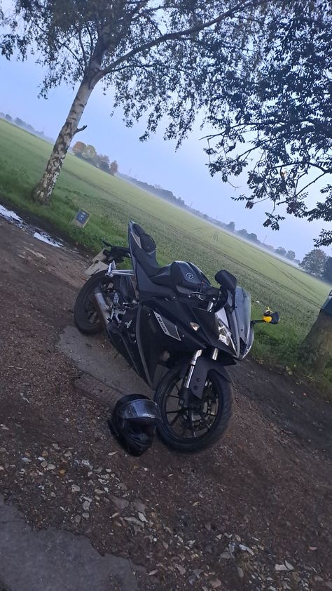 Yamaha yzf r125 bike sitting infront off misty feild Yamaha R125 Black, Yamaha Yzf R125, R1 Bike, Yamaha Yzf R, Yamaha 125, Yamaha R25, Yamaha R3, Gtr Car, Motorcross Bike