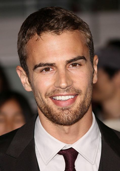 Theo James from Divergent. Definitely one hot guy. Guy Face, Peter James, Theodore James, Men's Facial Hair, James 4, Thursday Evening, Divergent Series, James 3, Shailene Woodley