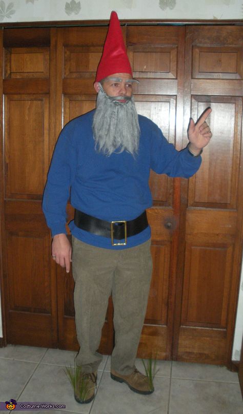 Costumes For Guys With Beards, Halloween Costume Ideas For Guys, Costume Ideas For Guys, Halloween Costumes For Guys, Mens Halloween Costumes Diy, Costumes For Guys, Guys With Beards, Gnome Costume, Beard Costume