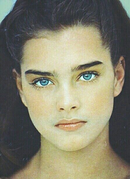 Flawless Brooke Shields Young, Dark Autumn, Brooke Shields, Beauty Icons, Blue Lagoon, Classic Beauty, Vintage Beauty, Beauty Inspiration, Beautiful Eyes