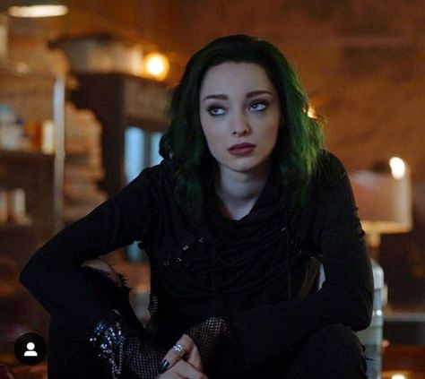 Emma Dumont Polaris, Polaris The Gifted, The Gifted Tv Show, Raven Titans, Polaris Marvel, Emma Dumont, Lorna Dane, Marvel And Dc Characters, Marvel Database