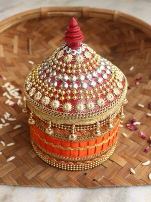 Humid Weather, Hindu Wedding, Wood Craft, Wedding Crafts, Varanasi, Box Design, Paper Lamp, Wooden Boxes, Floral Lace