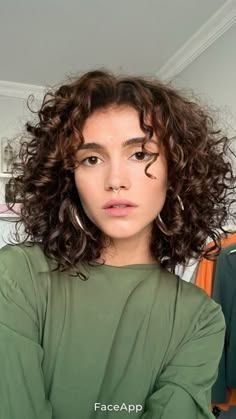 Short Hair Curly Haircuts, Short Loose Curly Haircuts, Short Wavy Hair Middle Part, Curly Haircut Short Layers, 3b Curly Short Haircut, Short Haircuts Without Bangs, Short Curly Hairstyles Round Face, Curly Lob Haircut Shoulder Length, Short Thick Curly Haircuts