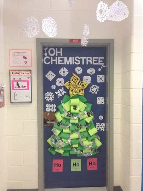 Oh Chemistree door decoration Chemistry Bulletin Boards, Science Classroom Door, Science Room Decor, Classroom Door Ideas, Middle School Science Classroom, Classroom Christmas Decorations, Science Room, Science Classroom Decorations, Chemistry Classroom