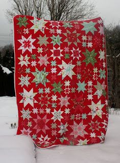 Quilt Christmas, Christmas Colours, Christmas Quilting, Stars Quilt, Red And White Quilts, Christmas Quilt Patterns, Christmas Stars, Quilt Care, Holiday Quilts