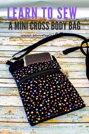 Cross Body Bag Pattern Free, Phone Bag Pattern, Pochette Portable, Bags To Make, Cross Body Bag Pattern, Mini Cross Body Bag, Crossbody Bag Pattern, Purse Sewing Patterns, Diy Bag Designs