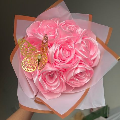 7 ct Eternal rose bouquet Small Eternal Rose Bouquet, Eternal Roses Bouquet, Eternal Rose Bouquet, Eternal Flower Bouquet, Ramo Ideas, Forever Flower Bouquets, Ribbon Rose Bouquets, Forever Flower, Eternal Flower