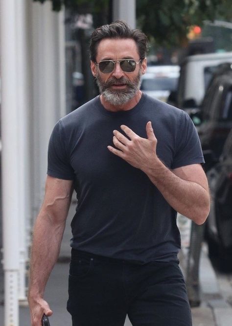 His Wedding Band, Hugh Jackman Logan, The Wolverine, Wolverine Hugh Jackman, Bra Image, Celebrity Facts, Logan Wolverine, Spiderman Pictures, Men Stylish Dress