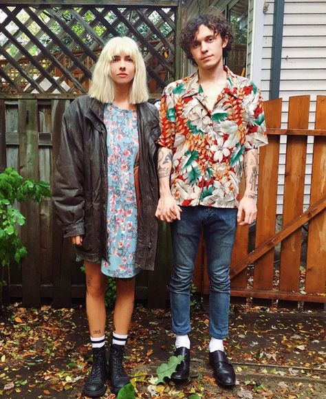 Kurtis Conner is my everything. Pin if you agree #kurtis #kurtisconner #conner #extragreeting Teotfw Costume, Kurt Cobain Halloween Costume, Kurtis And Jenna, Kurtis Conner Outfits, Jenna And Kurtis, Kurtis Conner Aesthetic, Quirky Halloween Costumes, Alternative Halloween Costumes, Indie Halloween Costumes