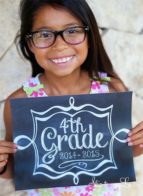 back to school photo signs 2014-2015 First Day Of School Signs, Props Free, Year Poster, Skip To My Lou, Photo Sign, School Chalkboard, School Printables, School Photo, School Daze