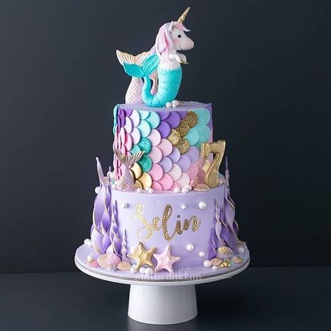 When you cant decide on a mermaid cake or unicorn cake you get a unimaid cake!   Cake @mutludukkan  Follow @fondantlovers   #mermaidcake#mermaidcakes#mermaidparty#mermaidbirthday#mermaidtheme#mermaidthemecakes#mermaidbabyshower#mermaid#birthdaycake#coolcake#mermaidtail#beautifulcake#beautifulcakes#unicorncake#unicorncakes Little Mermaid Birthday Cake, Fondant Art, 7th Birthday Cakes, Dragon Birthday Parties, Mermaid Birthday Cakes, Mermaid Unicorn, Girly Cakes, Unicorn Mermaid, 4th Birthday Cakes