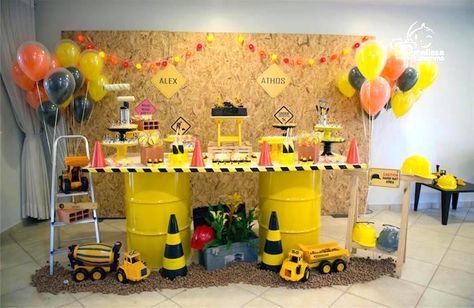 Construction Themed Birthday Party, Construction Baby Shower, Construction Theme Birthday Party, Construction Cake, Construction Theme Party, Construction Birthday Party, Baby Shower Table Decorations, Birthday Party Desserts, Shower Table