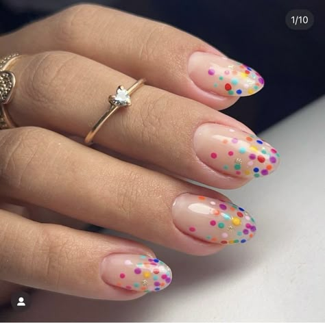 Nail Art Confetti, Rainbow Confetti Nails, Clear Confetti Nails, Baloon Nails Design, Confetti French Tip Nails, Confetti Birthday Nails, Confetti Nail Art, Ballon Nails, Fiesta Nails Designs