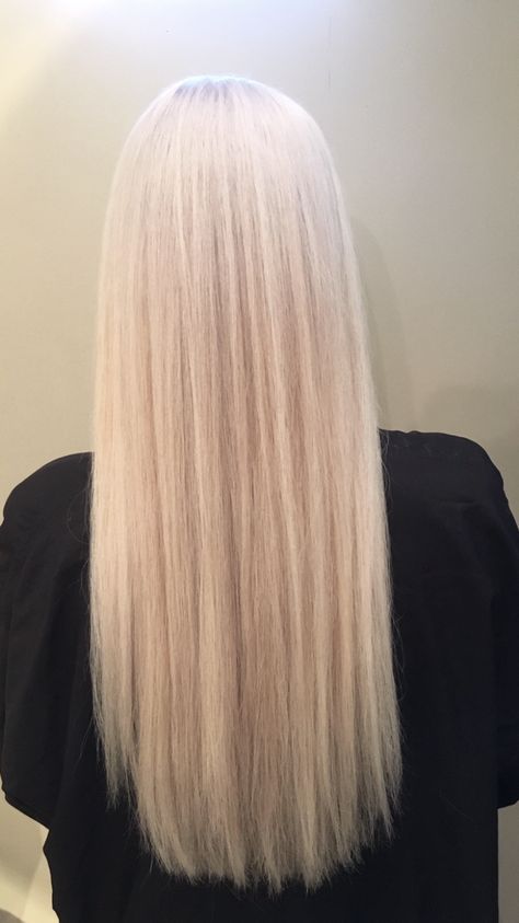 Long straight platinum blonde hair Blonde Hair Pfp, Long Platinum Blonde Hair, Blonde Hair Platinum, Hair Platinum Blonde, Long Platinum Blonde, Hair Pfp, Pearl Blonde, Platinum Hair, Platinum Blonde Hair