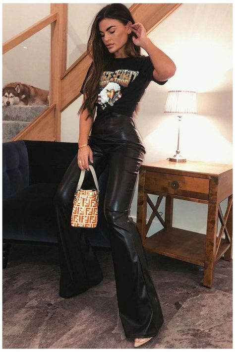 ed519dacc89b2bead3f453b0b05a4a8bdesc50742481ri Lederhosen Outfit, Leather Pants Outfit, Looks Country, Pastel Outfit, Black Leather Pants, Looks Black, Looks Chic, Edgy Outfits, Looks Style