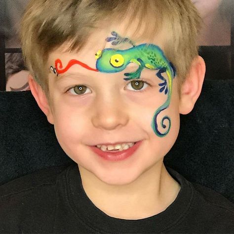 Zoo Face Paint, Reptile Face Paint, Unique Face Painting Ideas, Leaves Face Paint, Face Paint Ideas For Boys, Lizard Face Paint, Frog Face Paint, Dinosaur Face Paint, Dinosaur Face Painting