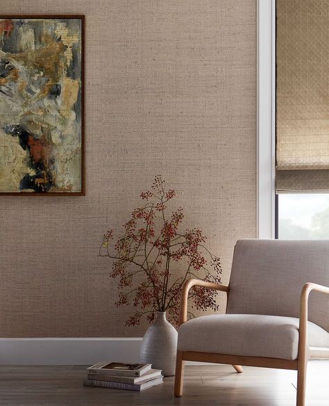 Textured Wallpaper Room, Natural Textured Wallpaper, Office With Wallpaper, Loft House Interior, Wallcovering Ideas, Seagrass Wallpaper, Wallpaper Fireplace, Arte Wallpaper, Neutral Contemporary