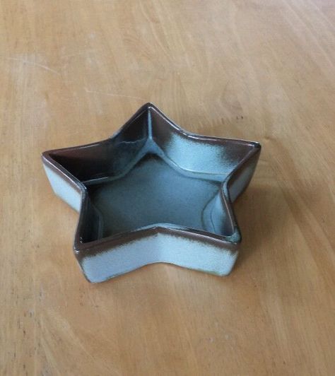 Frankoma Star Shaped Bowl in Woodland Moss, ca. 1960s. Ceramic Star Bowl, Star Clay Dish, Ceramic Bowls Ideas, Star Shaped Things, Star Pottery, Star Ceramic, Clay Bowls, Frankoma Pottery, Ceramic Cafe