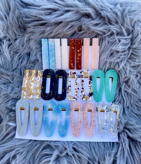 Diy Hair Barrettes, Resin Hairclip Ideas, Diy Resin Hair Clips, Resin Barrettes Ideas, Resin Clips Hairstyles, Epoxy Hair Clip, Hair Clip Resin, Resin Barrettes, Hair Pins Diy