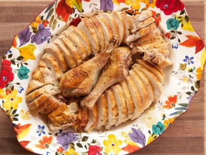 Make-Ahead Thanksgiving Turkey Recipe | Ree Drummond | Food Network Thanksgiving Turkey Recipe, Turkey Gravy From Drippings, Best Thanksgiving Turkey Recipe, Turkey Pieces, Friendsgiving Feast, Best Thanksgiving Recipes, Food Network Canada, Turkey Recipes Thanksgiving, Turkey Dishes