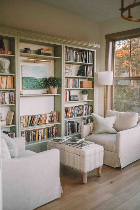 Sunroom Living Room Combo, Sunroom Living Room, Library Organization, Home Library, House Interior, Living Spaces, Dining Room, Living Room