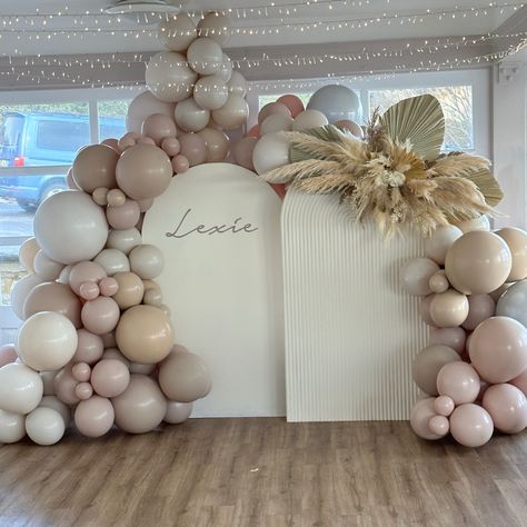 Luxury double stuffed balloon backdrop using only sempertex. #balloons #balloonbackdrop #balloonarch #balloondecor #balloongarland #balloonstyling #balloon #luxuryevent Baby Shower Decorations Neutral, Simple Birthday Decorations, Arch Wall, Balloon Installation, Pastel Balloons, Arch Decoration, Balloon Backdrop, Balloon Wall, Instagram Baby