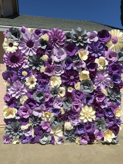 Purple Flower Backdrop, Backdrop With Paper Flowers, Paper Flower Wall Backdrop, Purple Paper Flowers, Purple Flower Wall, Backdrop Purple, Paper Flower Backdrop Diy, Flower Walls, Flower Wall Backdrop