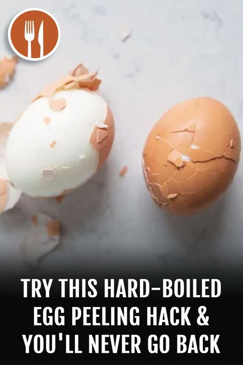 Hard Boiled Eggs Time, Easy Peel Boiled Eggs, Hard Boiled Eggs Easy Peel, Peeling Boiled Eggs, Easy Peel Eggs, Easy Hard Boiled Eggs, Cooking Hard Boiled Eggs, Egg Hacks, Peeling Hard Boiled Eggs