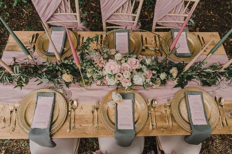 Gold Charger Sage Napkin, Sage Green And Blush Wedding Table Setting, Sage Green And Blush Table Decor, Blush And Sage Table Setting, Sage Green And Pink Wedding Table Setting, Sage And Gold Table Setting, Pink And Green Table Decor, Sage Green And Pink Table Setting, Peach And Gold Wedding Theme