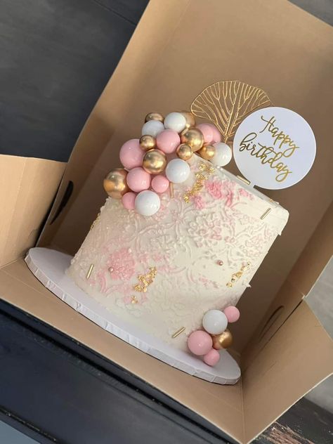 Happy Birthday Mummy Cake, 37th Birthday Cake, Happy Birthday Mom Cake, Sparkly Wedding Cakes, Mummy Cake, 37 Birthday, Small Birthday Cakes, 37th Birthday, Birthday Cakes For Teens