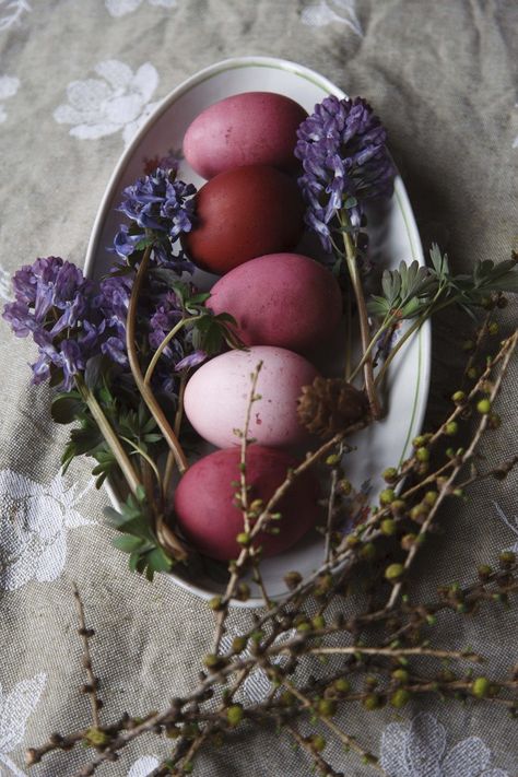 Moody Easter Decor, Witchy Easter, Gothic Easter, Natural Easter Decor, Pink Eggs, Easter Brunch Tablescape, Eastern Eggs, Spring Cleanse, Easter Egg Decor