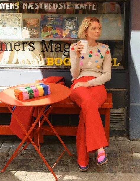 Pom Pom Sweater, Tunic Leggings, Boden Uk, Book Board, Party Kleidung, Sunglass Hut, Hanging Out With Friends, Mini Boden, Christmas Fashion