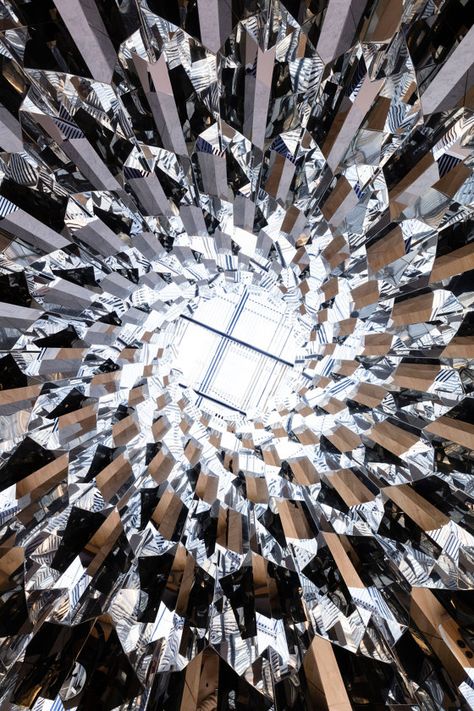 Vertigo by Arnaud Lapierre #architonic #airport #interior #design #glass #sculpture #art Mirror Sculpture Art, Kaleidoscope Installation, Mirror Graphic, Mirror Sculpture, Immersive Installation, Infinity Logo, Paris Airport, Mirror Installation, Design Mirror