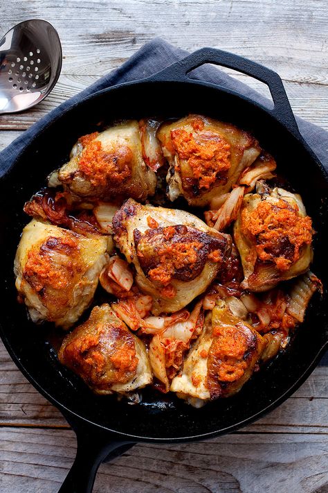 Kimchi Chicken Thighs - Three Ingredients! ~ Macheesmo Recipes Chicken Thighs, Kimchi Chicken, Fermented Kimchi, Beef Lettuce Wraps, Crispy Chicken Thighs, Chicken Menu, Paleo Dishes, Kimchi Recipe, Three Ingredient