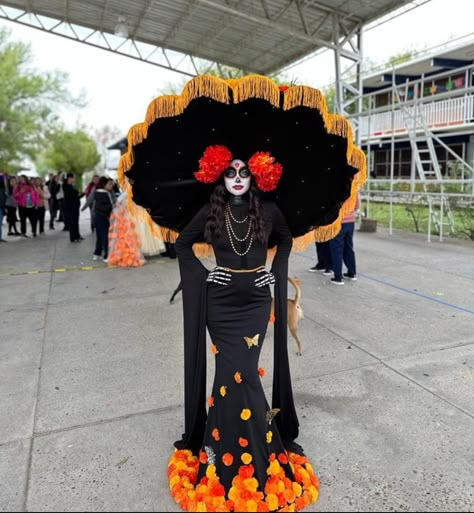 Catrina Diy Costume, Catrina Outfit Costume Ideas, Dia De Los Muertos Outfit For Women, Catrina Headpiece, Catrina Outfit, Day Of The Dead Outfit, Catrina Dress, Day Of Dead Costume, Catrina Costume