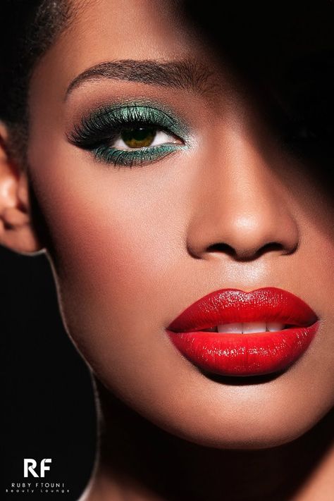 Green eyeshadow and sexy red lips Green Eye Makeup With Red Lips, Lipstick With Green Eyeshadow, Green Eyeshadow Red Lipstick, Green Eye Makeup Red Lips, Green Eyeshadow And Red Lips, Red Lips Green Eyes, Green Red Eyeshadow, Green Eyeshadow Red Lips, Red Green Eye Makeup