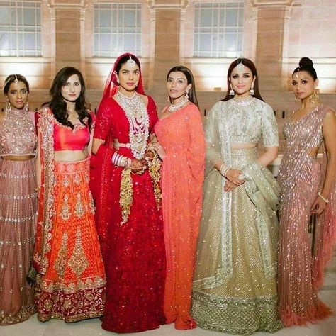 Dupatta Ideas, Priyanka Chopra Wedding, بريانكا شوبرا, Wedding Bridesmaids Dresses Blue, Pakistani Wedding Dress, Celebrity Wedding, Traditional Indian Outfits, Bollywood Wedding, Pakistani Bridal Dresses