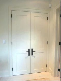 White Interior Doors With Black Hardware, Doors With Black Handles, White Bedroom Door, Bedroom Door Handles, White Interior Doors, Bedroom Closet Doors, Front Closet, Interior Door Styles, Trendy Door