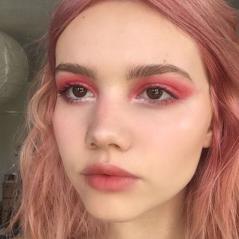 Summer Makeup Trends, Pink Eyeshadow Look, Alternative Makeup, Pink Eyeshadow, Makeup Goals, Summer Makeup, Eyeshadow Looks, Pretty Makeup, Artistry Makeup