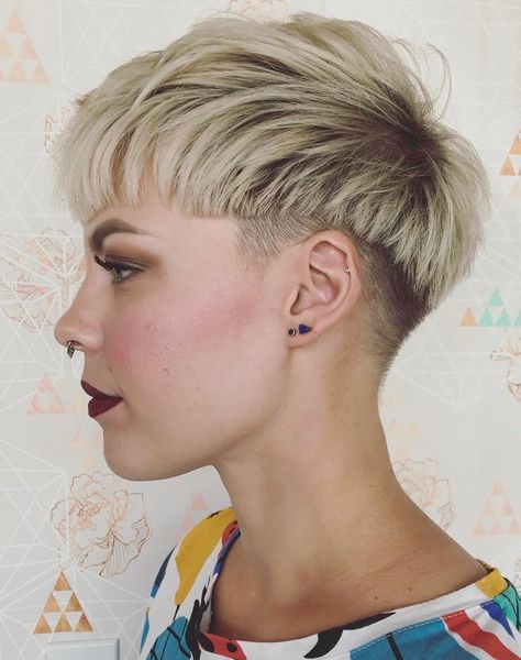 50 Short Pixie Cuts and Hairstyles for Your 2020 Makeover - Hair Adviser White Pixie Cut, Shaved Pixie Cut, Shaved Pixie, Short Blonde Pixie, Thick Hair Cuts, Pixie Cut With Bangs, Blonde Pixie Cuts, Bowl Cut, Hair Makeover