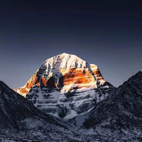 ‼️ Kailash Manasarovar Yatra 2024‼️ (For Non-Indian Passport Holder) . . Mount Kailash is a sacred mountain in the Ngari Prefecture, Tibet Autonomous Region of China considered as the residence of Lord Shiva. Many Hindu Pilgrims came here to visit the habitat of Lord Shiva. The Shiva Devotees go on rounding the Mountains which is called Parikarma in Sanskrit and Called Kora on Tibetan Word. Pilgrims of several religions believe that doing the parikrama of Mount Kailash on foot is a spirituall... Kailash Parvat Hd Wallpaper, Mount Kailash Wallpaper 4k, Kailash Mountain, Kailash Mansarovar, Nepal Mountains, Mount Kailash, Large Pond, Hd Landscape, Mountain Drawing