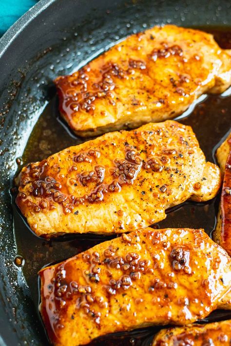 Nashville Hot Honey Glazed Pork Chops Honey Glazed Pork Chops, Honey Pork Chops, Healthy Pork Chops, Hot Honey Recipe, Peach Pork Chops, Pan Seared Pork Chops, Boneless Pork Chop Recipes, Honey Pork, Air Fryer Pork Chops