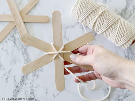 adding yarn to popsicle sticks to make a spider web #halloween Make A Spider Web, Stick Spider, Spider Web Craft, Popsicle Stick Art, Meaningful Activities, Popsicle Crafts, Weekend Crafts, Easy Halloween Crafts, Stick Art