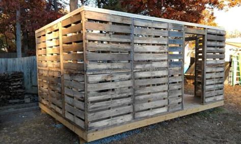 Pallet Structures, Shed Out Of Pallets, Pallet Sheds, Garage Setup, Pallet Cabin, Build A Garage, Pallet Shed Plans, Bike Shelter, Pallet Barn