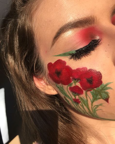 POPPY // FLOWER COLLAB (wish there was a poppy emoji)_I dedicated this look to two beautiful angels; please go down to read if you like. B&Z __Was late for the flower collab I was in, due to work, but better late than never! Please check out everyone’s looks ❤️@auralmakeup - tulip @beauty.byjazmyn - lotus @lydiakayemua - Lilly @that.green.thing - Sakura @caitlinsglam - orchid @lashesbyellyse - red rose@amysmakeupx - sunflower @extremegleam - daisy @saigeybaby_ - poppy@dkthemua - Larkspu Poppy Makeup, Natural Editorial, Poppy Aesthetic, Glamour Aesthetic, Perfect Contour, Artsy Makeup, Weird Style, Flower Makeup, Makeup Glam