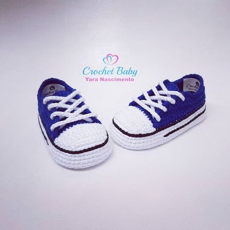 💜 Crochet Baby 💙 (@crochetbabyyarinhanascimento) • Instagram photos and videos Baby Chucks, Crochet Chain Stitch, Baby Booties Knitting Pattern, Crochet Baby Sandals, Crochet Baby Shoes Pattern, Baby Shoes Pattern, Crochet Wall Hangings, Leather Baby Shoes, Crochet Booties