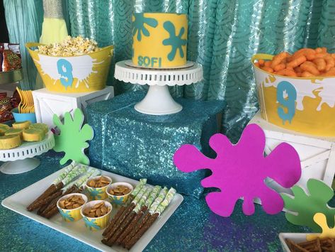 Sofi’s Slime Party | CatchMyParty.com Slime Party Food Ideas, Slime Birthday Party Ideas, Slime Theme, Slime Birthday Party, Slime Birthday, Party Food Themes, Slime Party, Happy Meal, 8th Birthday