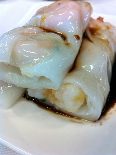 Rice paper roll (Prawn) Prawn Cutlets, How To Cook Prawns, Cheung Fun, Cheong Fun, Rice Paper Recipes, Dim Sum Dumplings, Yum Cha, Shrimp Rice, Dim Sum Recipes